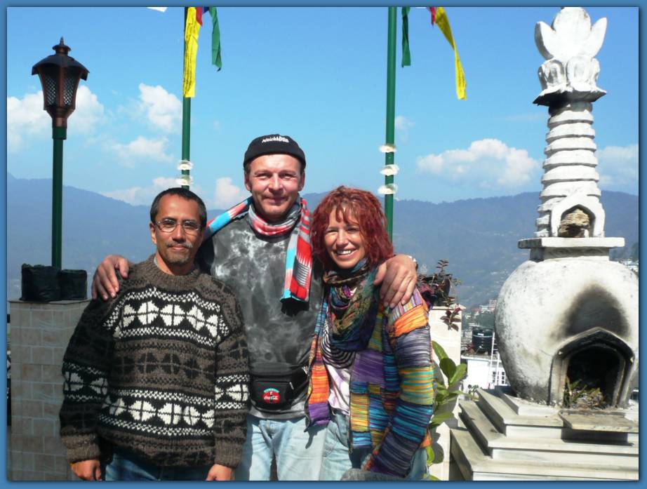 900x674 pixels (88K)